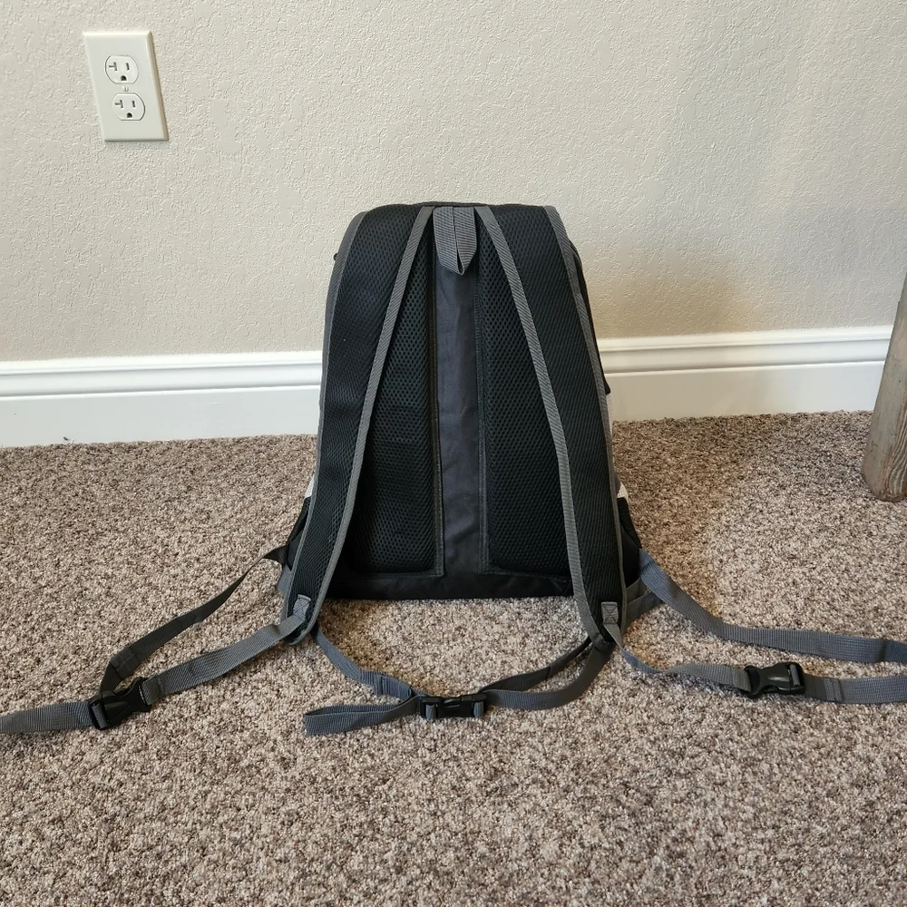 NWT Dog or Cat Travel Backpack- Size L